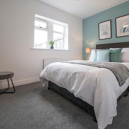 Large 2-Bedroom Bungalow Near Airedale Hospital, Keighley, Convenient Location With Parking Steeton Dış mekan fotoğraf