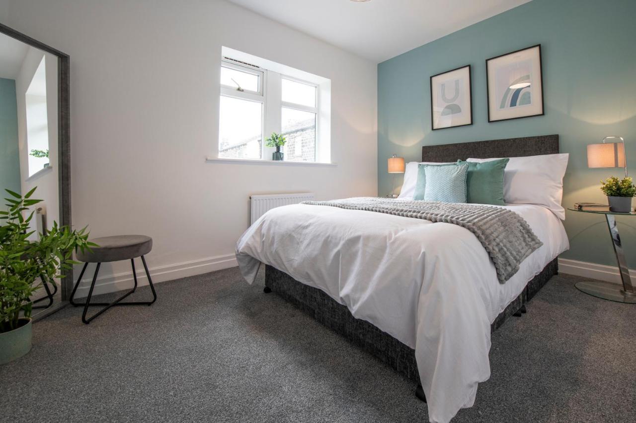 Large 2-Bedroom Bungalow Near Airedale Hospital, Keighley, Convenient Location With Parking Steeton Dış mekan fotoğraf