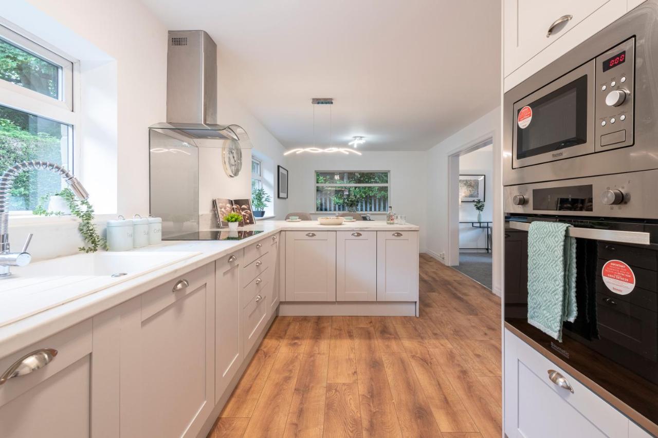 Large 2-Bedroom Bungalow Near Airedale Hospital, Keighley, Convenient Location With Parking Steeton Dış mekan fotoğraf