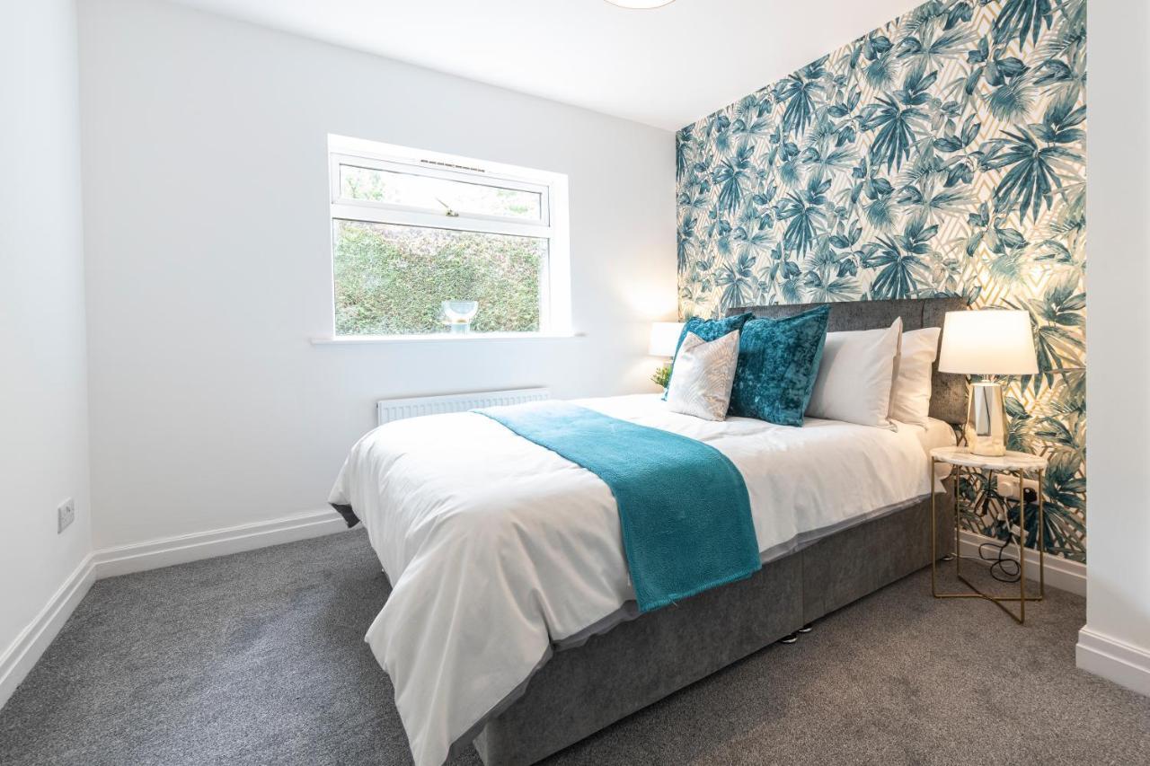 Large 2-Bedroom Bungalow Near Airedale Hospital, Keighley, Convenient Location With Parking Steeton Dış mekan fotoğraf