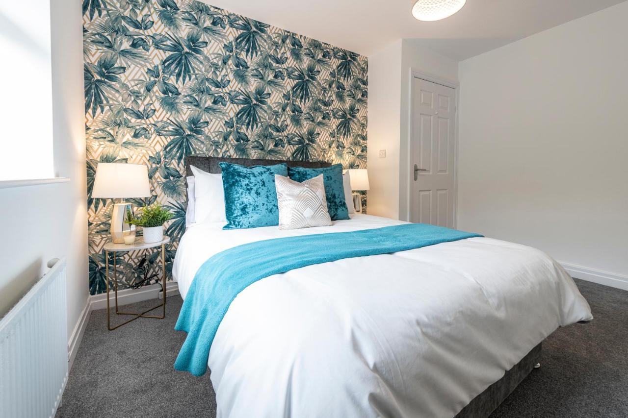 Large 2-Bedroom Bungalow Near Airedale Hospital, Keighley, Convenient Location With Parking Steeton Dış mekan fotoğraf